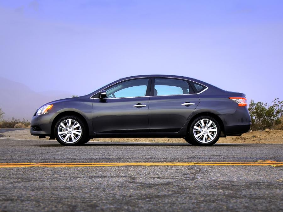  Nissan Sentra SL 2012 года  (фото 3 из 16)